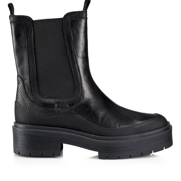 Edgy Sam Edelman Water Repellent Black Leather Chelsea Boots - Picture 6 of 14